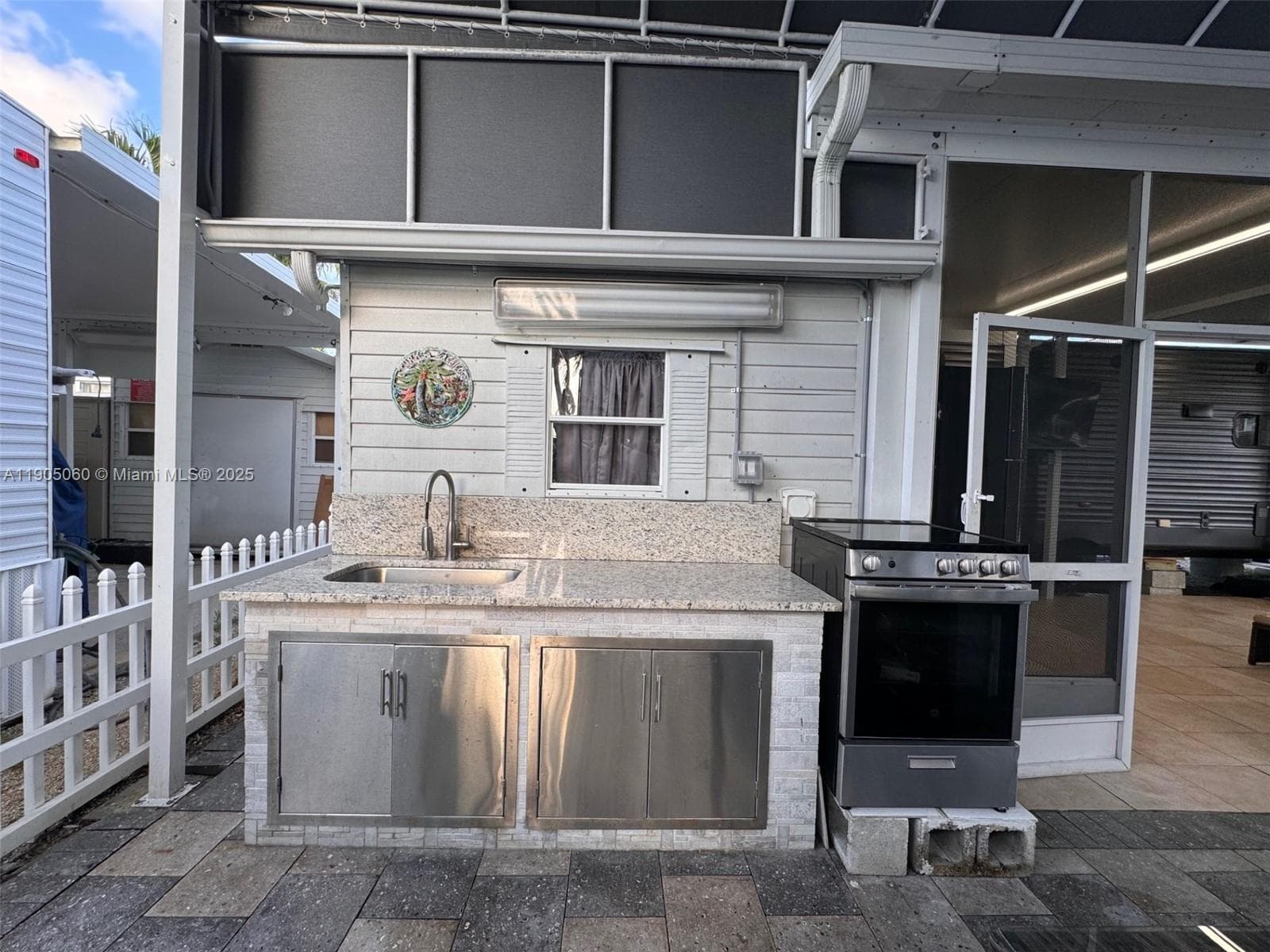 325 Calusa St 44 3