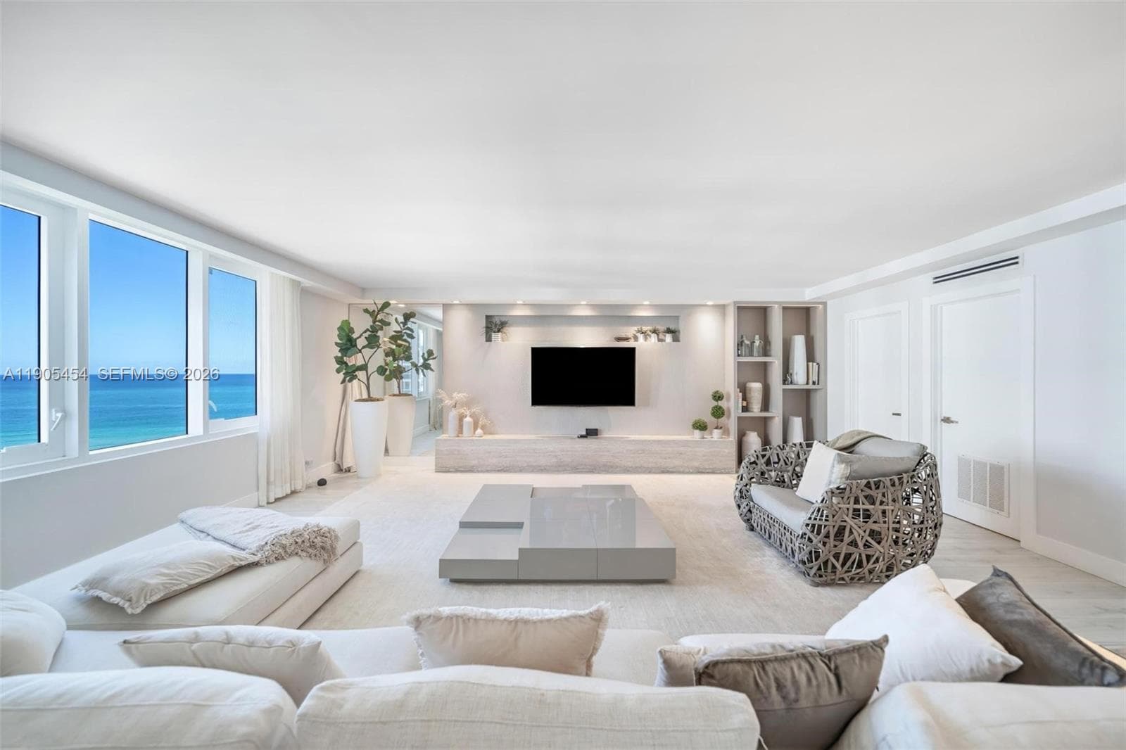 2301 Collins Ave 3