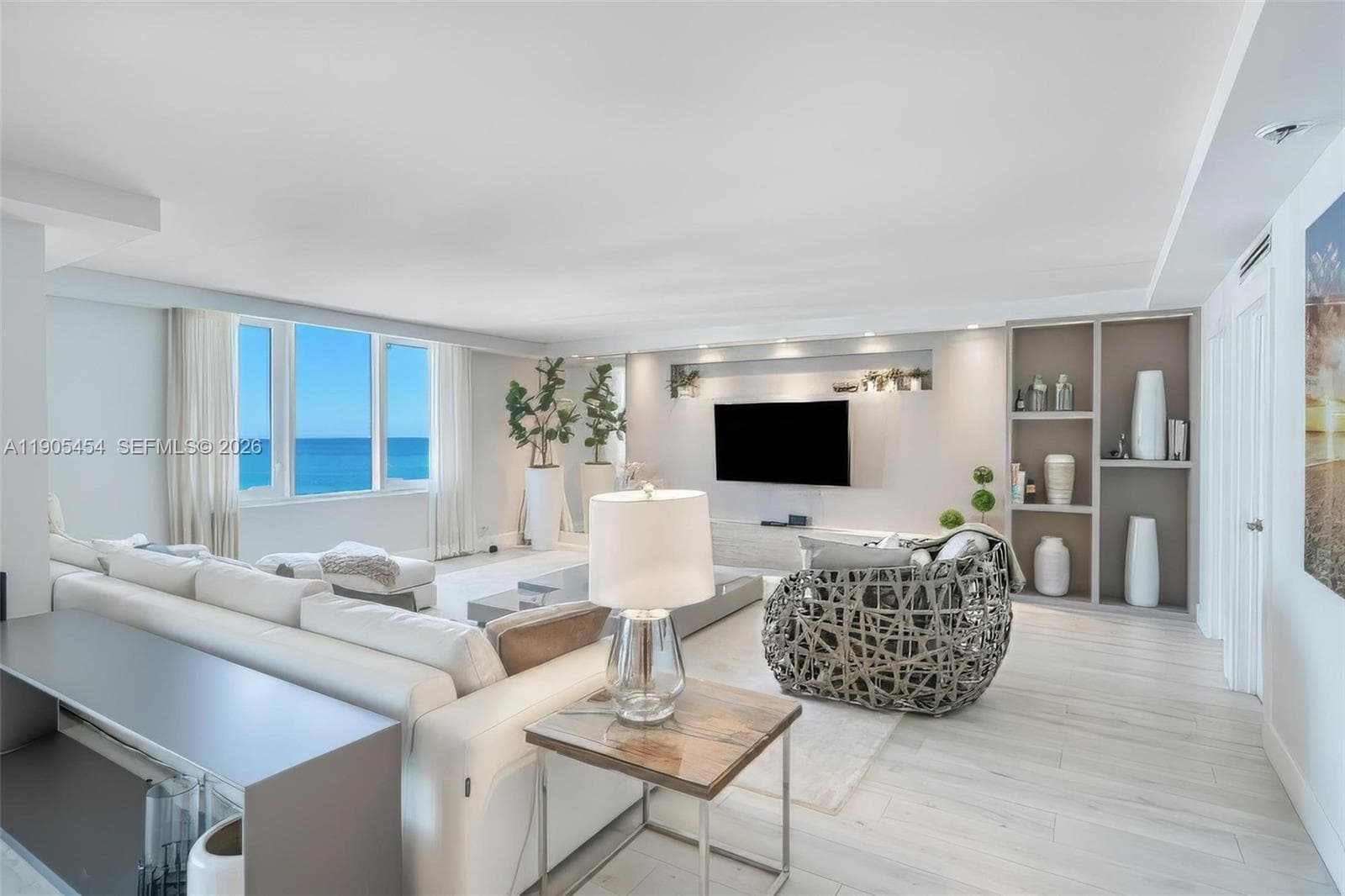 2301 Collins Ave 1