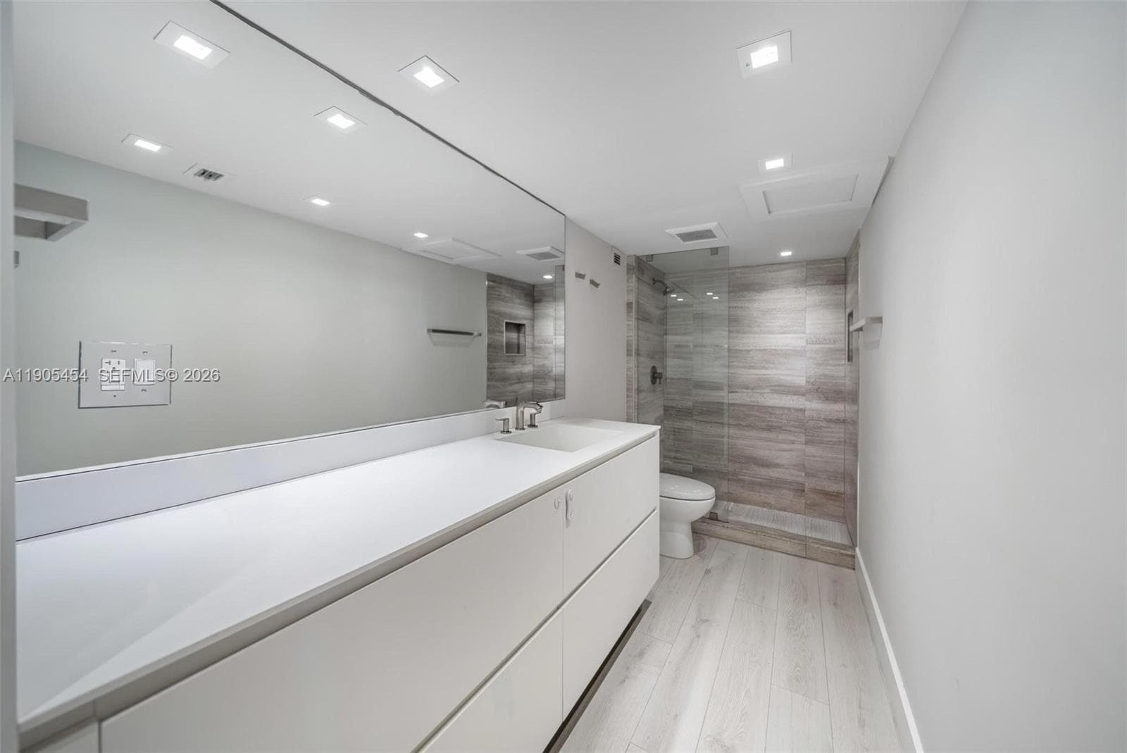 2301 Collins Ave 1414/1415 photo 14