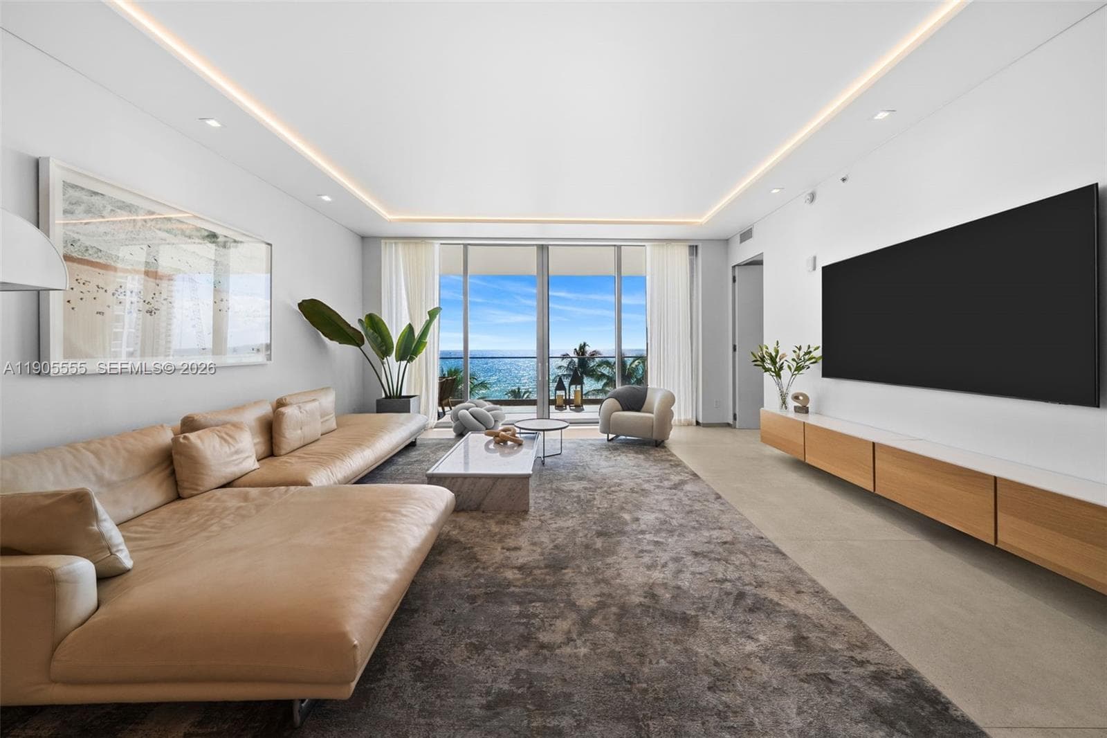 18975 Collins Ave 4