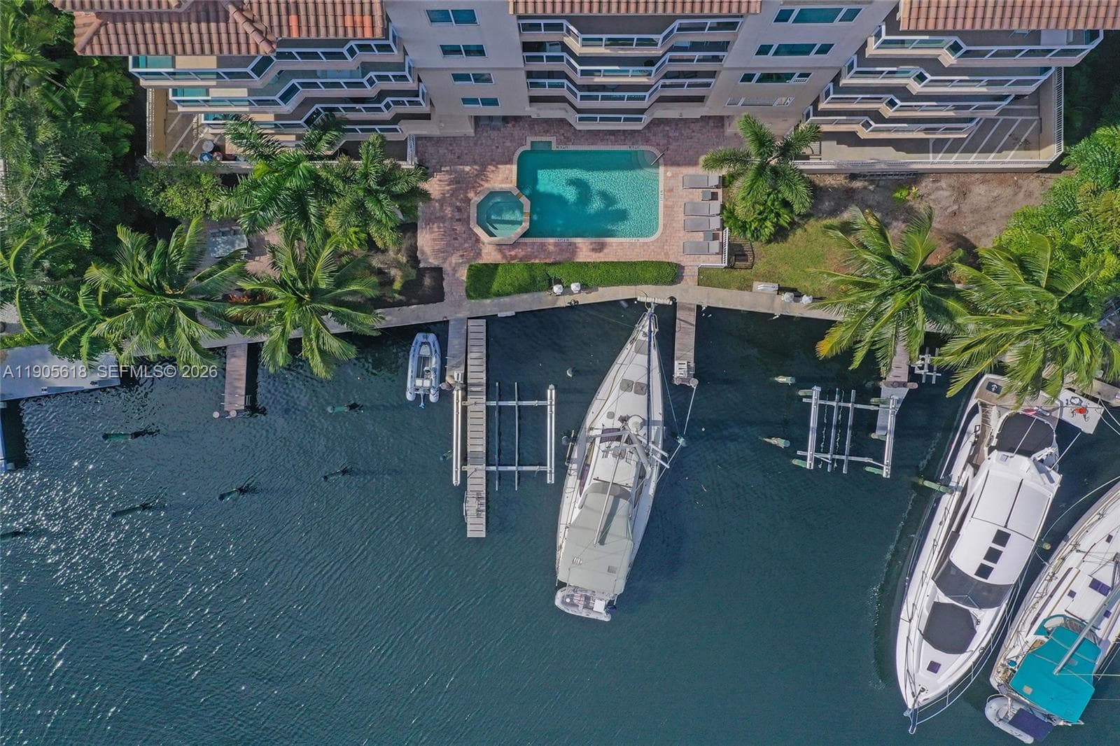 516 Hendricks Isle 2