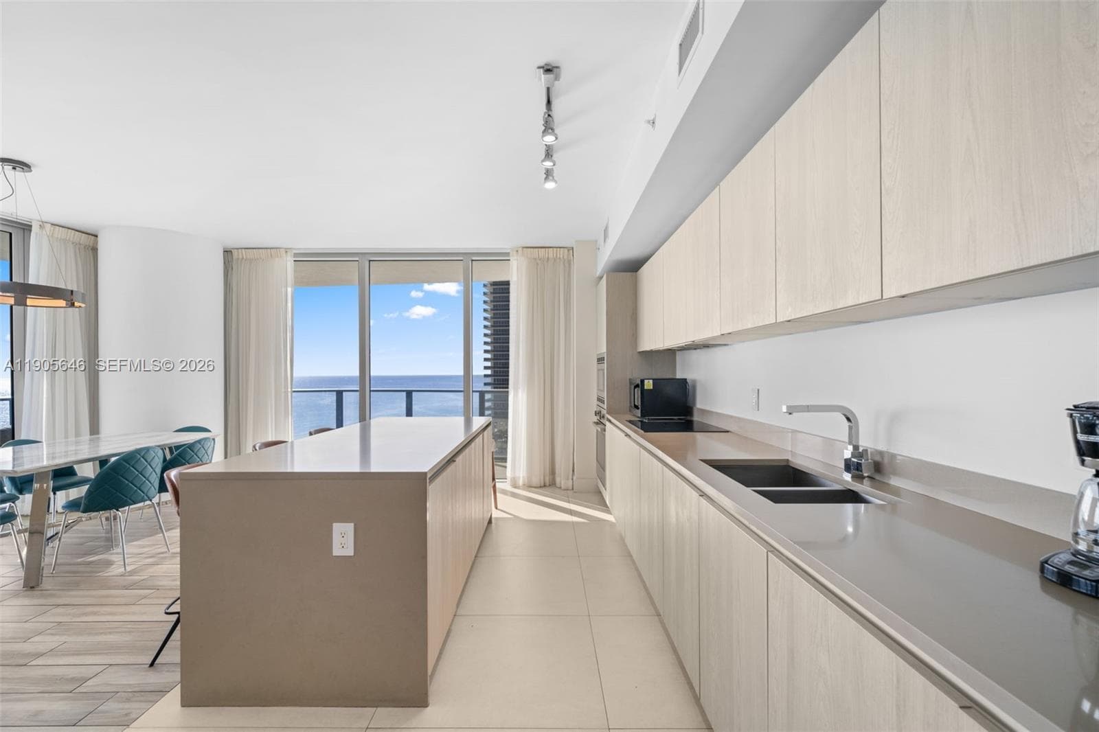 4111 Ocean Dr 1001 photo 15