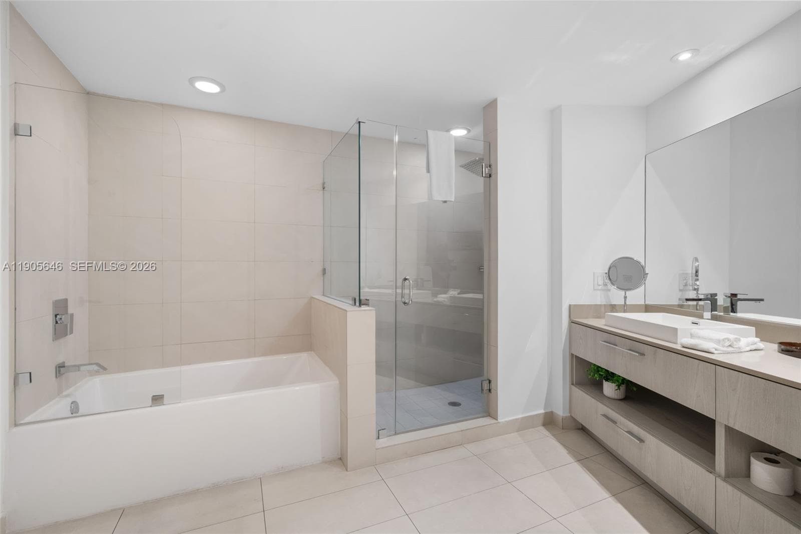 4111 Ocean Dr 1001 photo 21