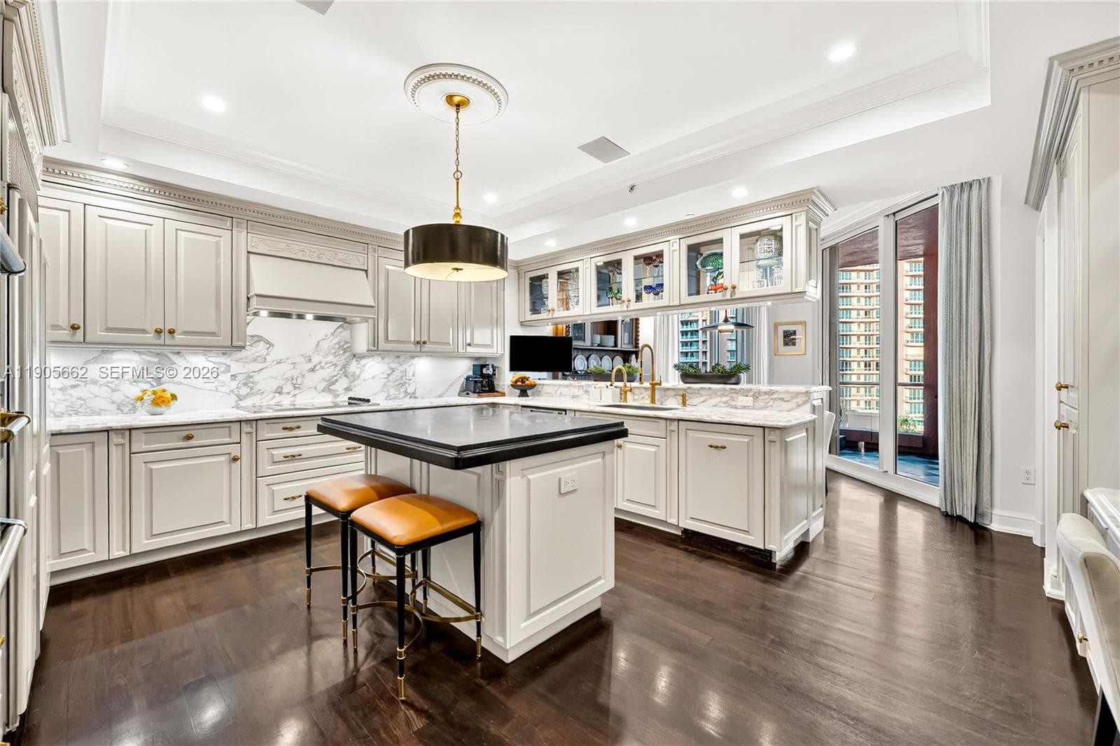 60 Edgewater Dr 3