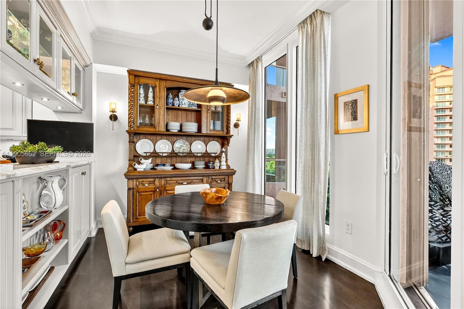 60 Edgewater Dr 5