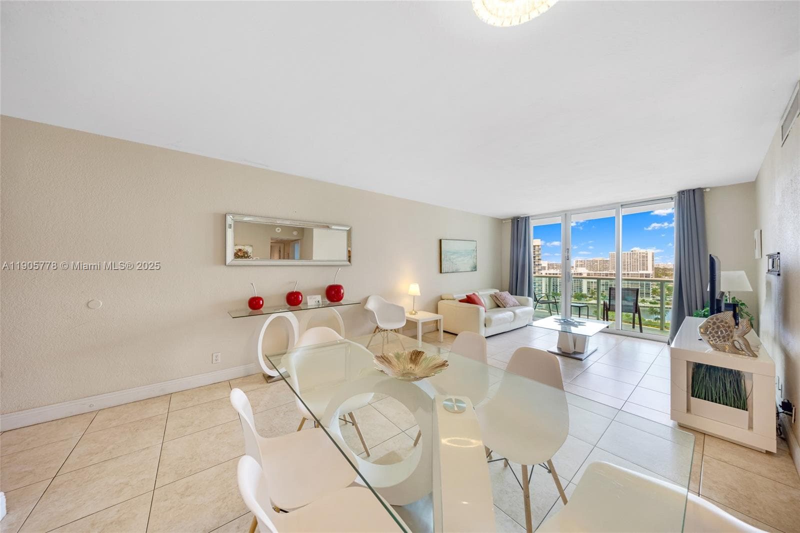 3801 Ocean Dr 15R photo 3