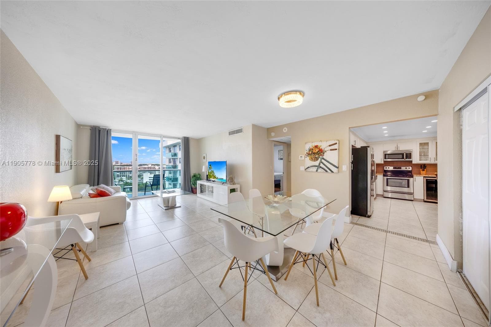 3801 Ocean Dr 15R photo 1