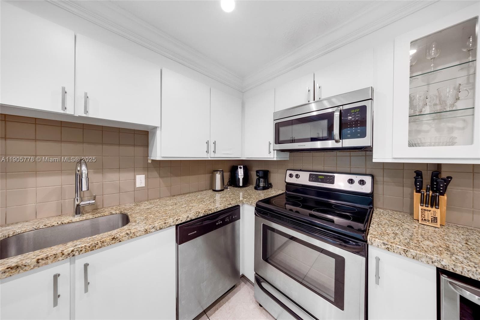 3801 Ocean Dr 15R photo 10