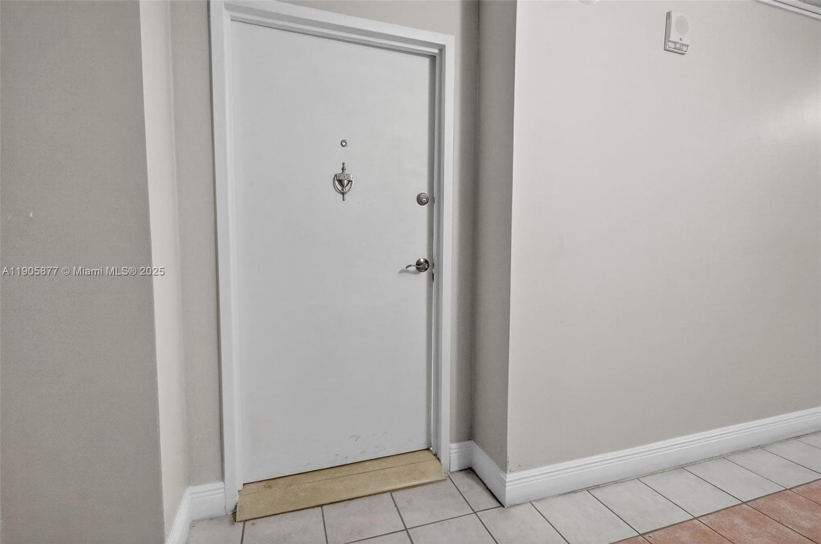 7135 Collins Ave 705 photo 4
