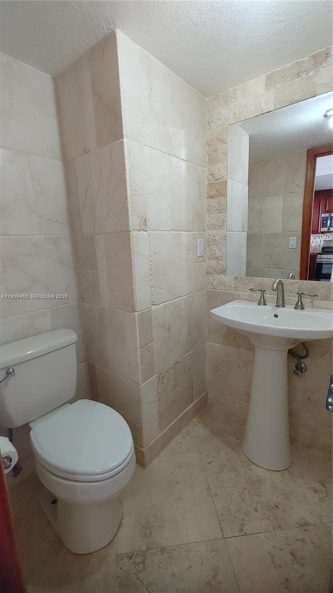 2801 NE 183rd St 1411W photo 7