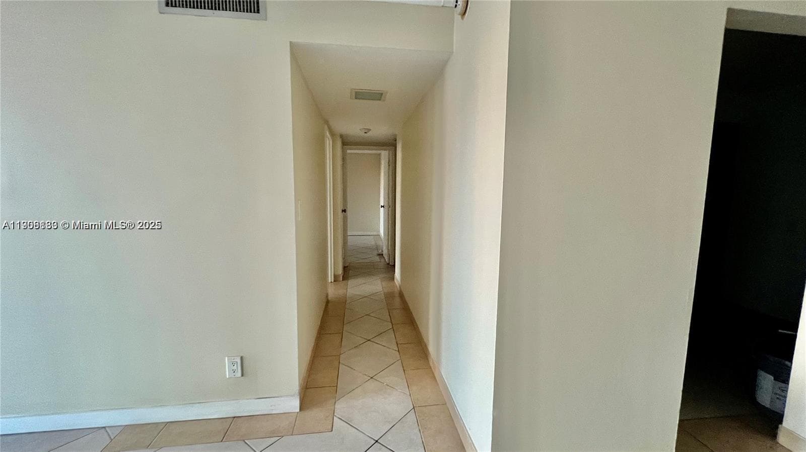 100 Bayview Dr 607 photo 4