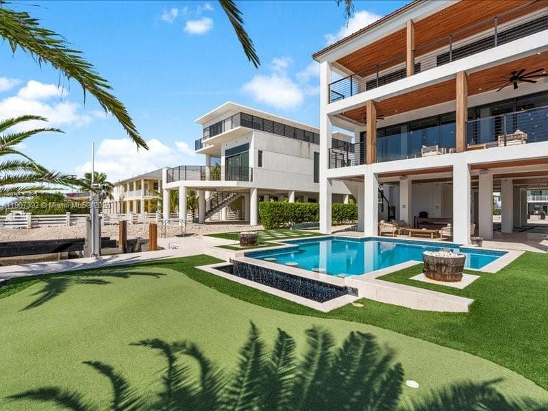 239 Tavernier Dr 4