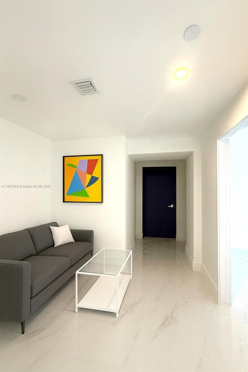 700 24 ST 3701 photo 9