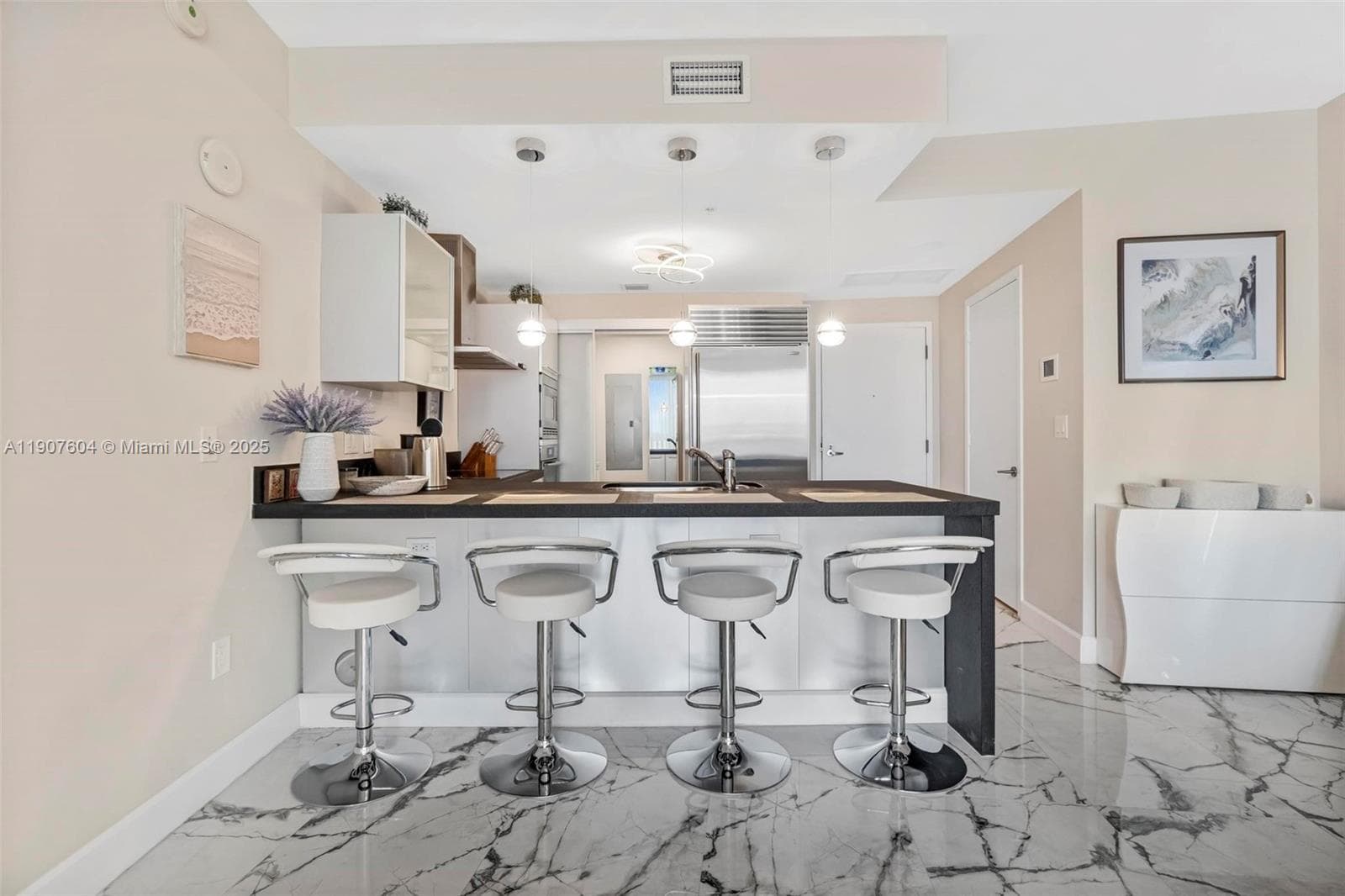 18201 Collins Ave 1408 photo 2