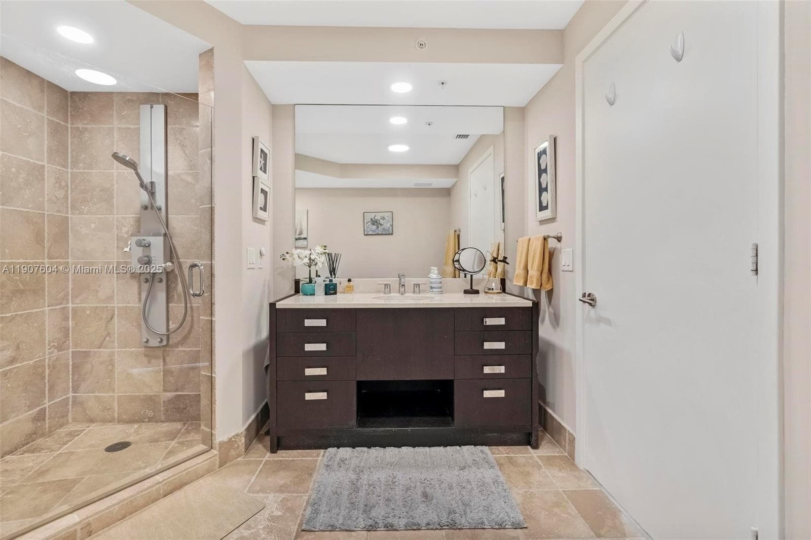 18201 Collins Ave 1408 photo 8