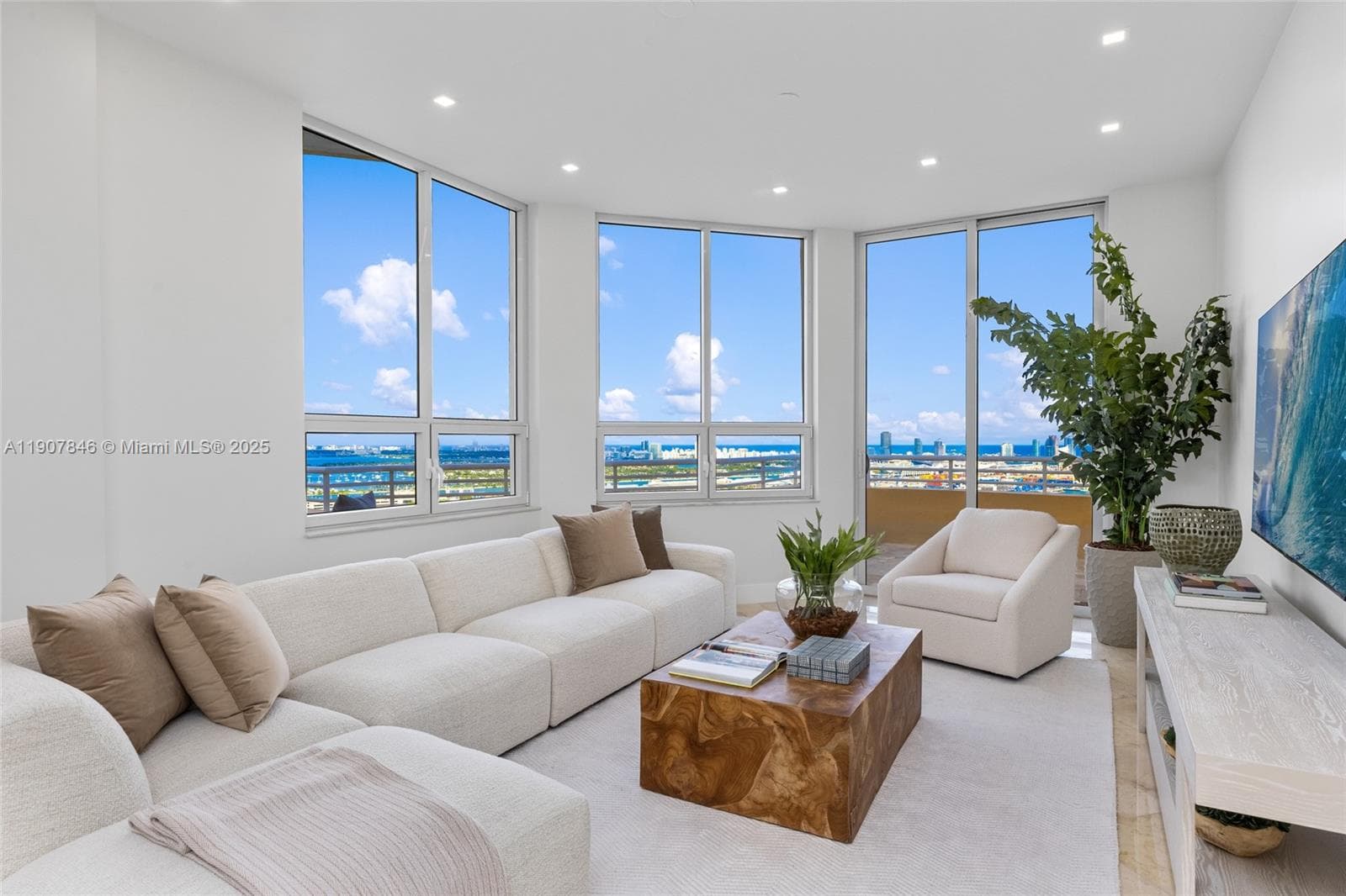 808 Brickell Key Dr 2
