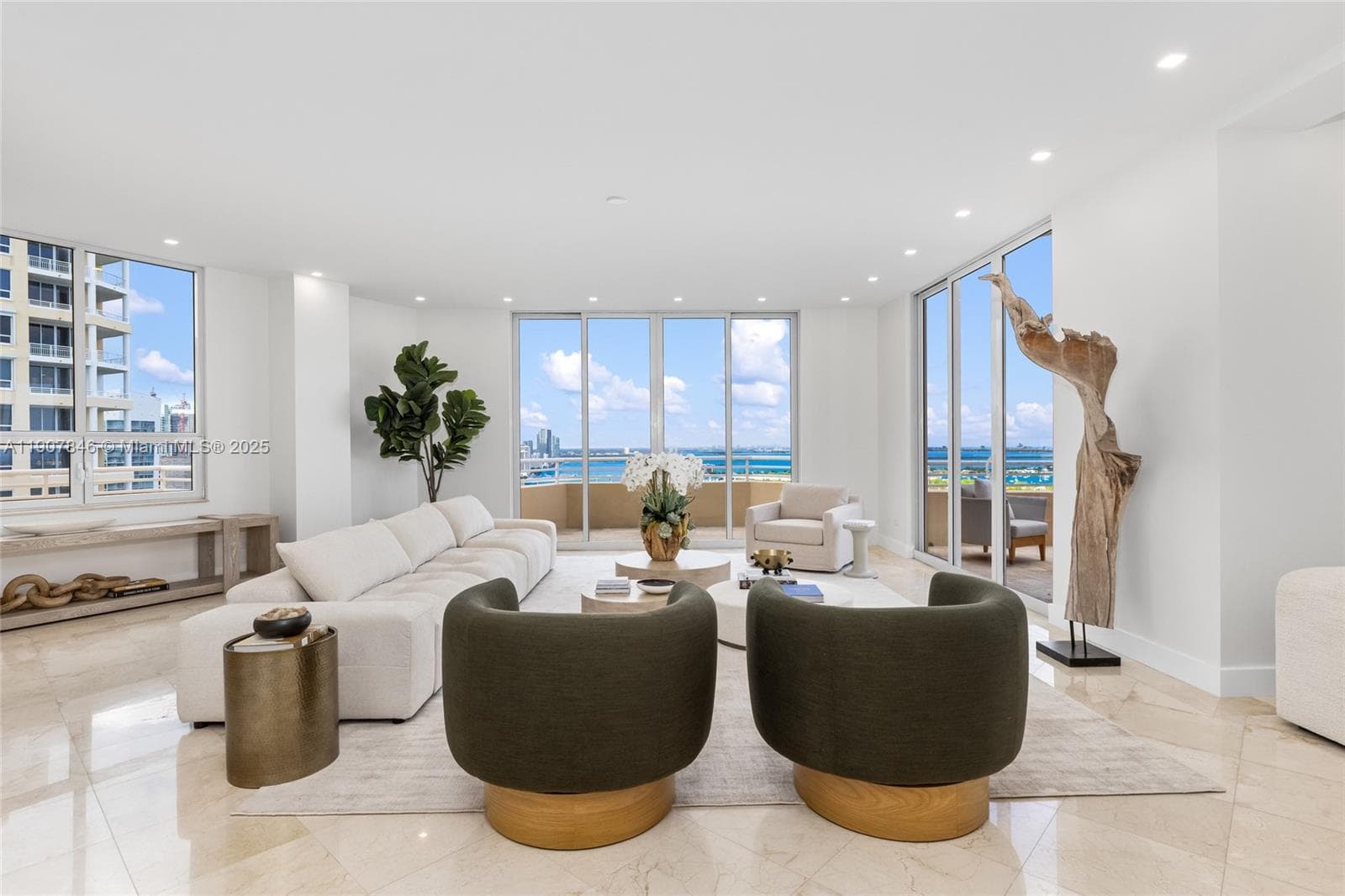 808 Brickell Key Dr 3901 photo 10
