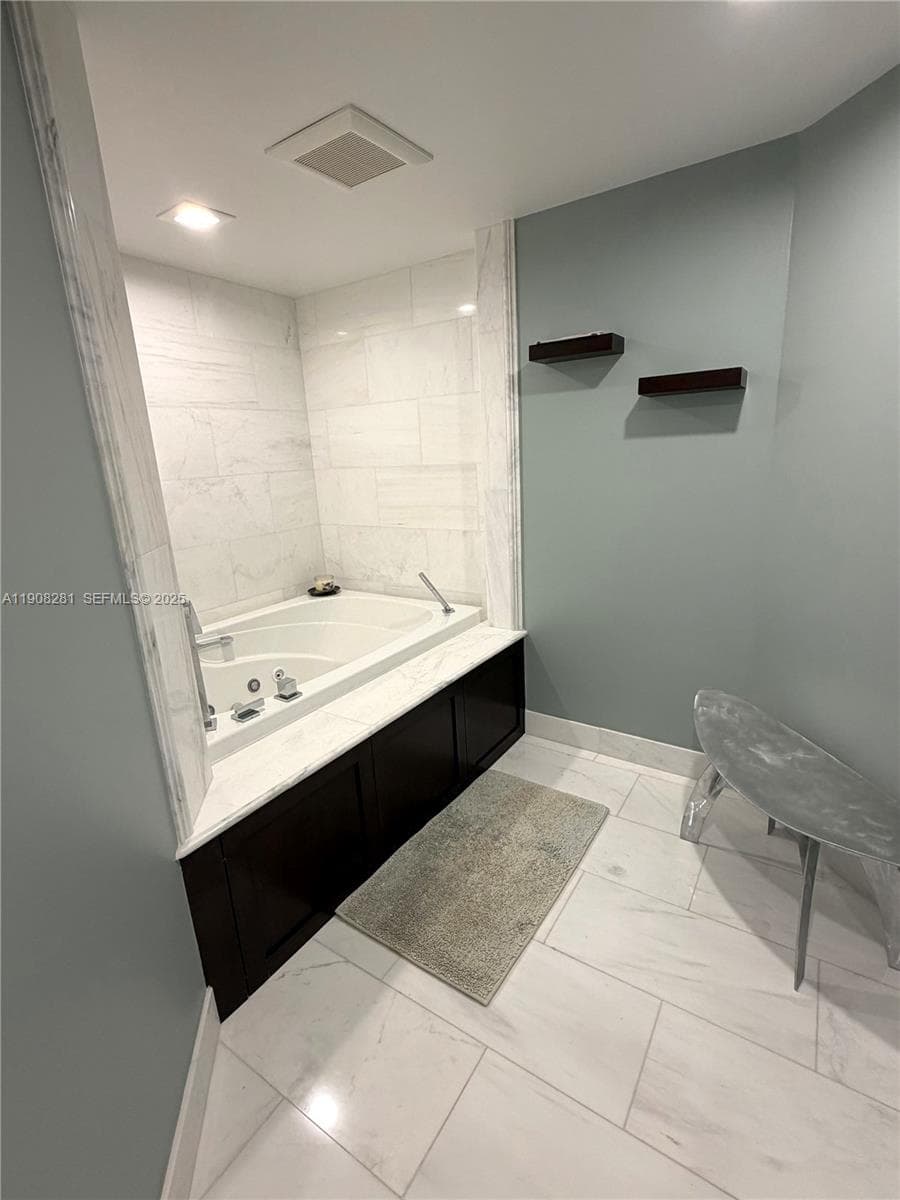 5200 N Ocean Dr 1801 photo 23
