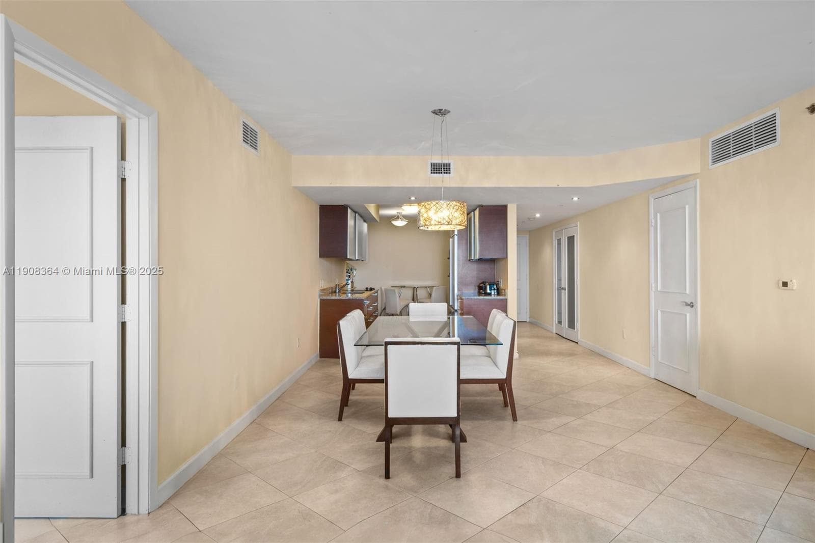 1800 Ocean Dr 5