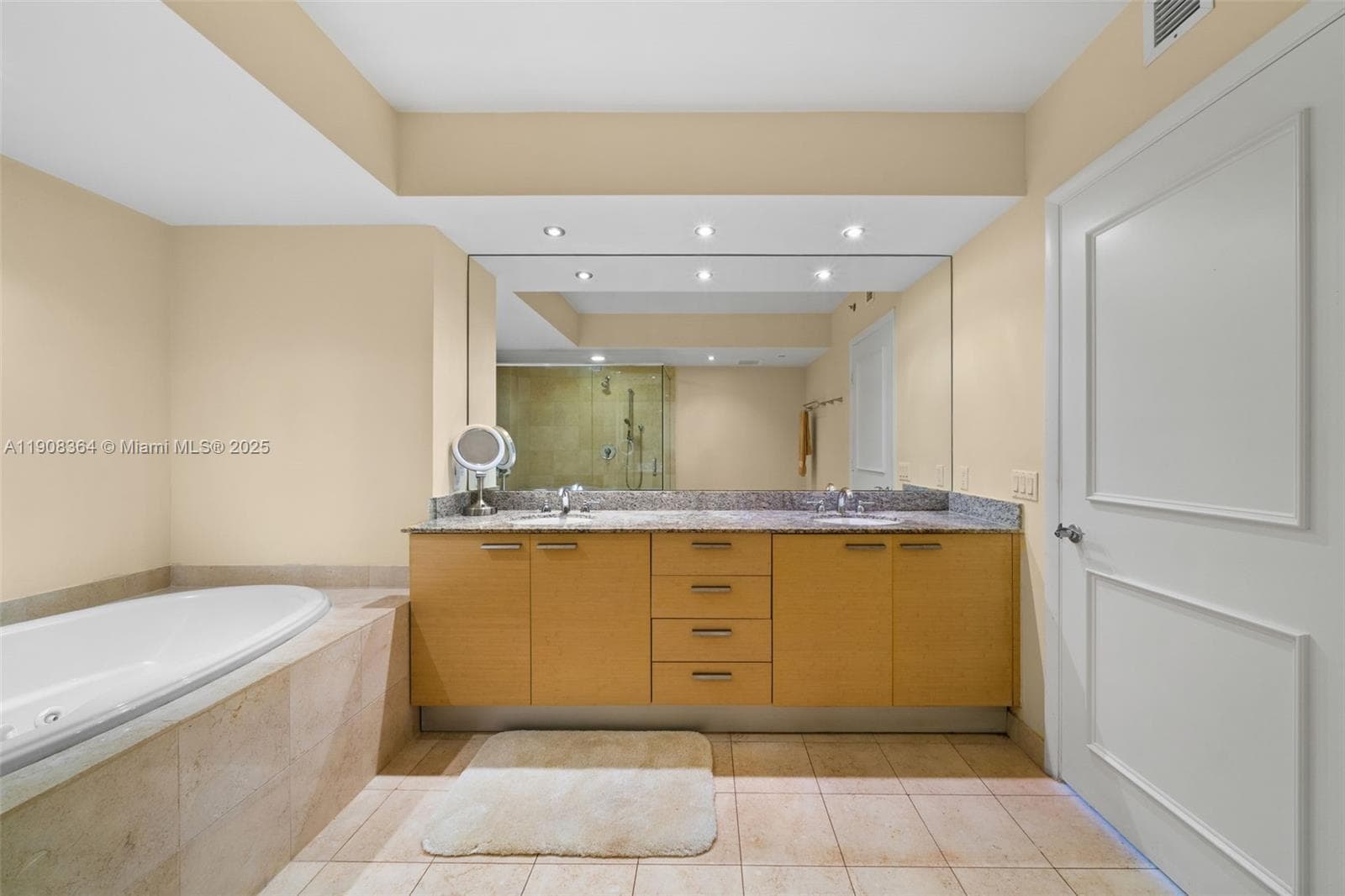 1800 Ocean Dr 2603 photo 14