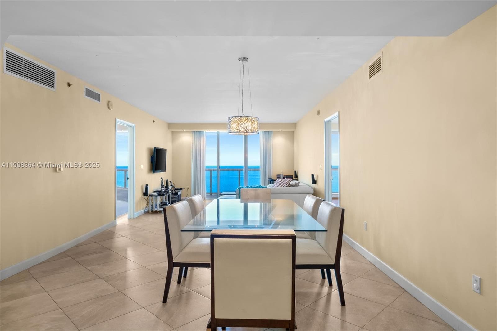 1800 Ocean Dr 4