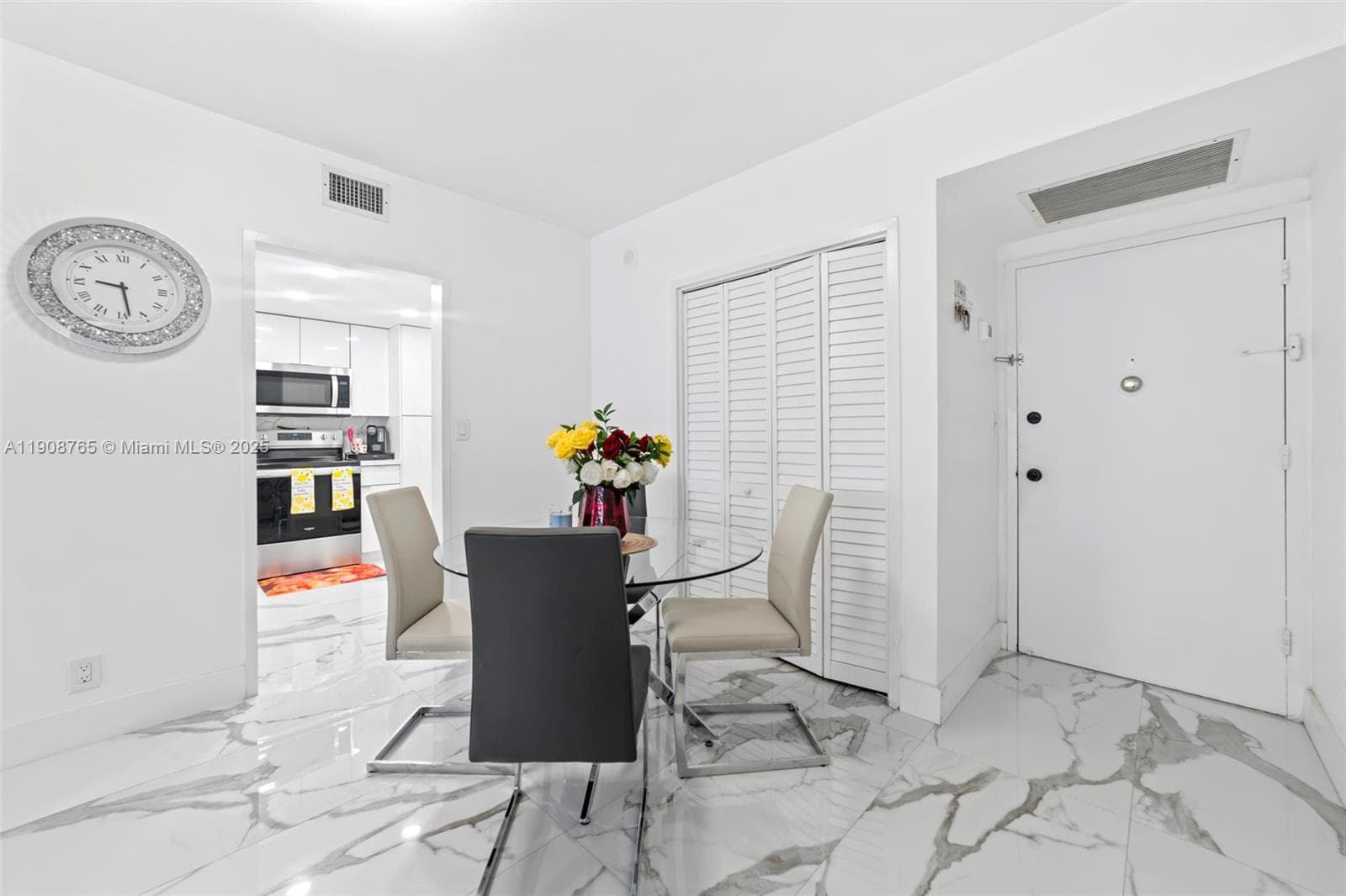 3725 Ocean Dr 4