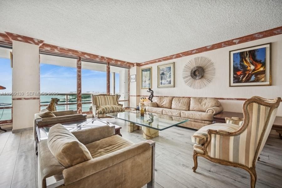 2100 Ocean Ln 5