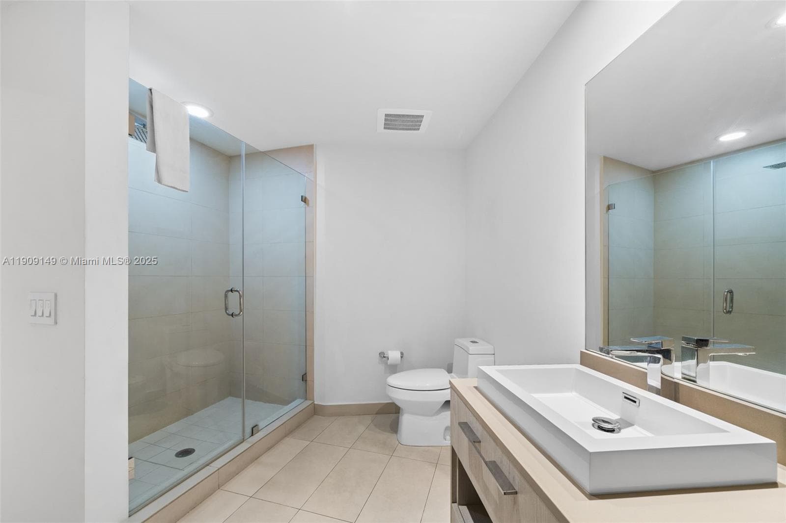 4111 Ocean Dr 1204 photo 13