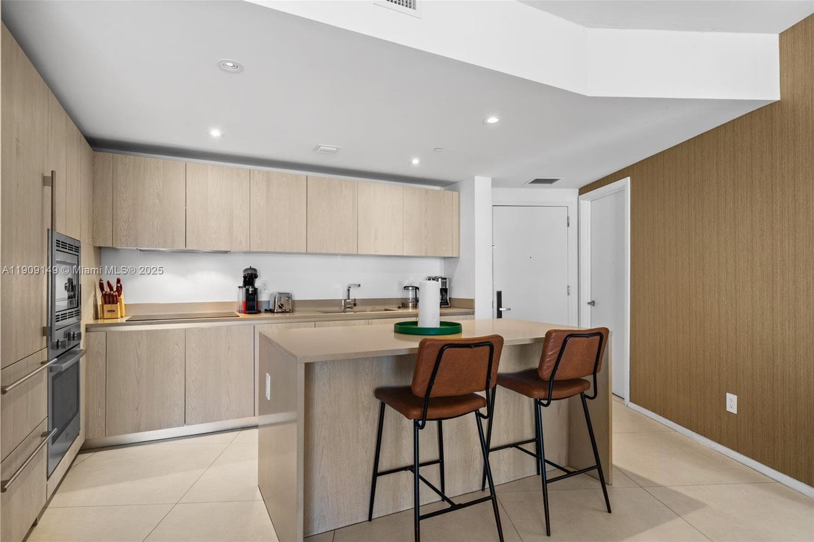4111 Ocean Dr 3