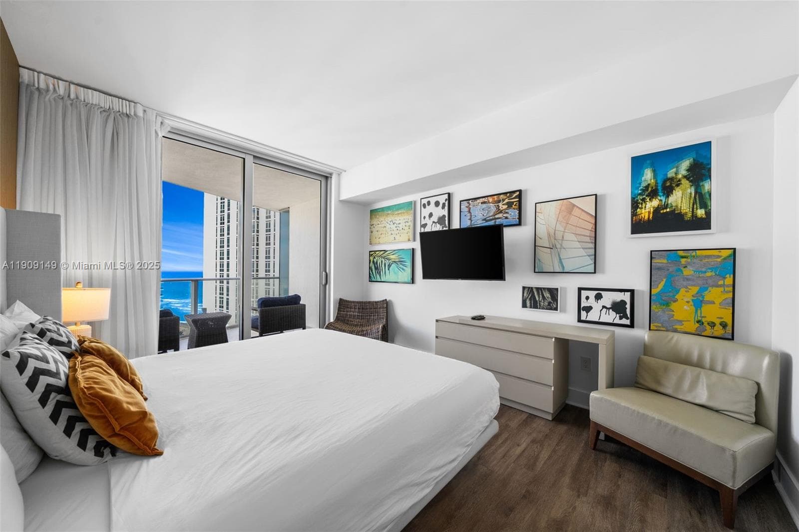 4111 Ocean Dr 1204 photo 11