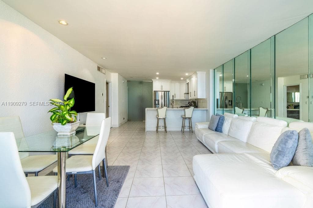 3140 Ocean Dr PH7 photo 7