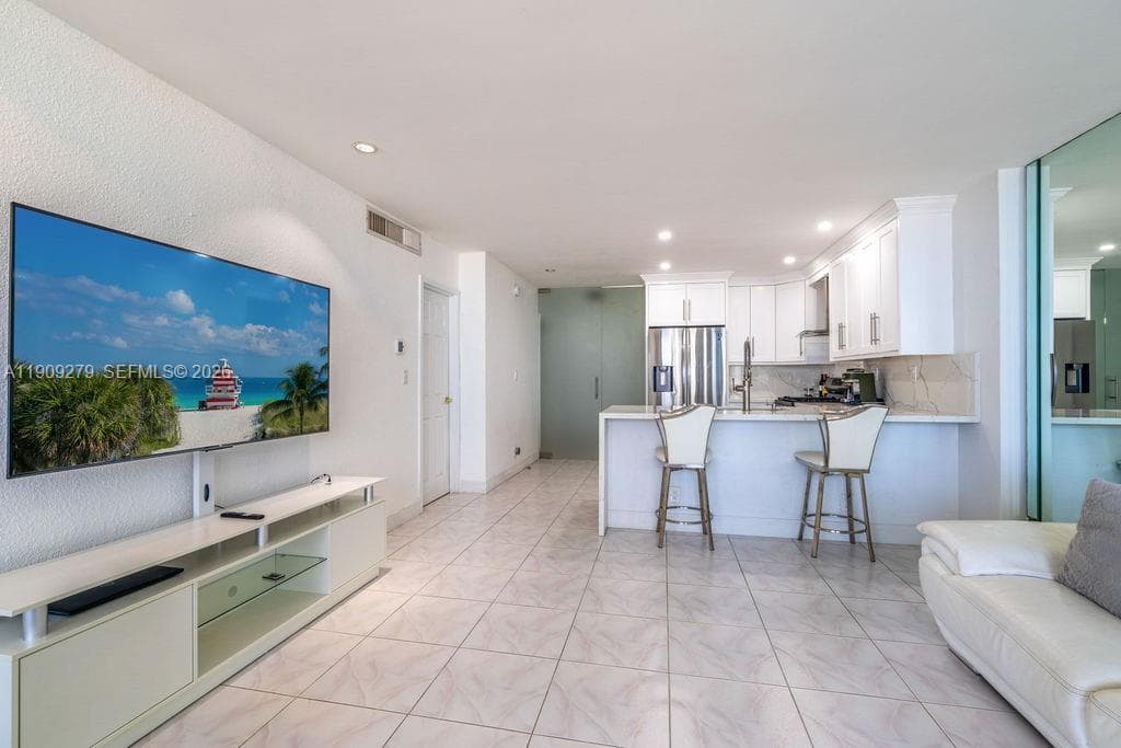 3140 Ocean Dr 5