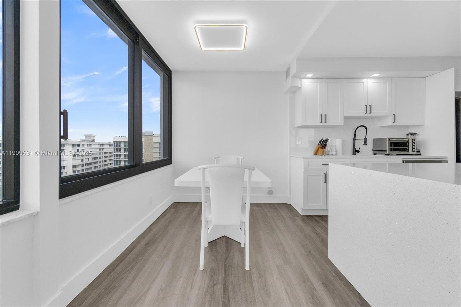 3589 Ocean Blvd 914 photo 6