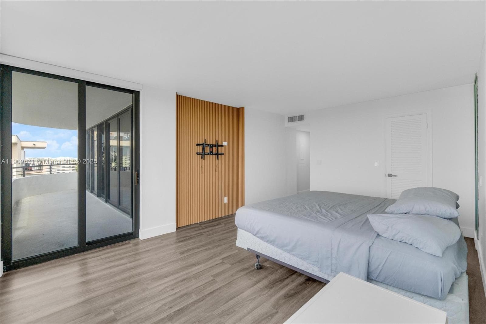 3589 Ocean Blvd 914 photo 16