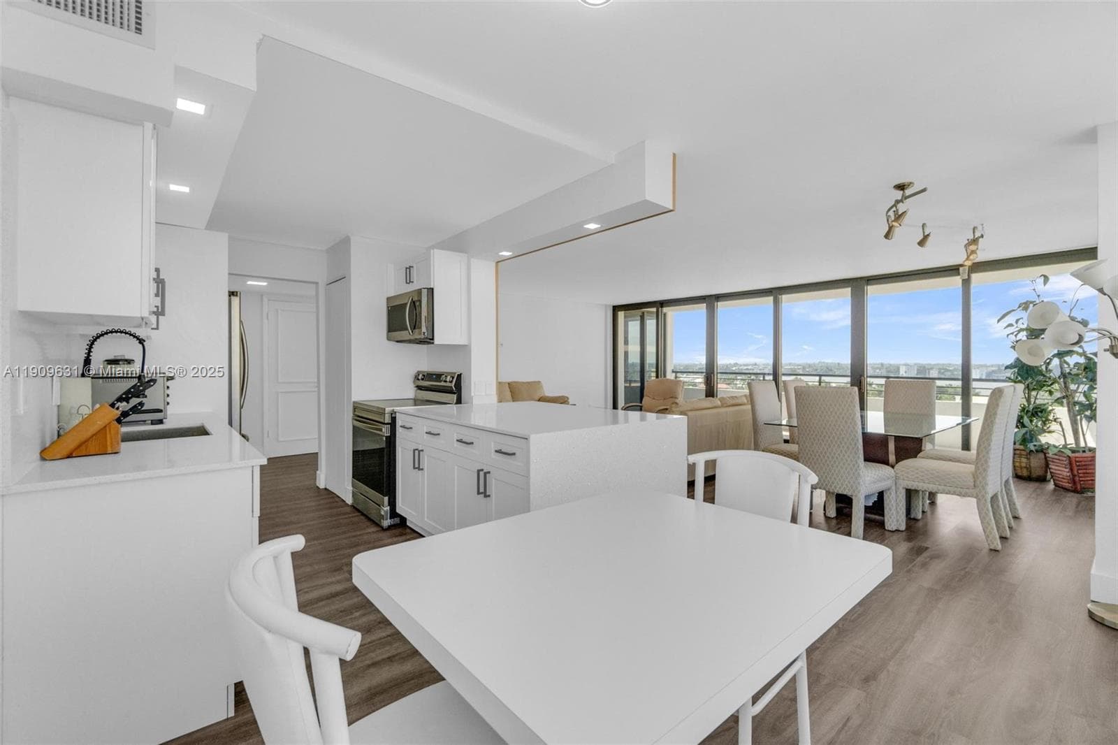 3589 Ocean Blvd 914 photo 10