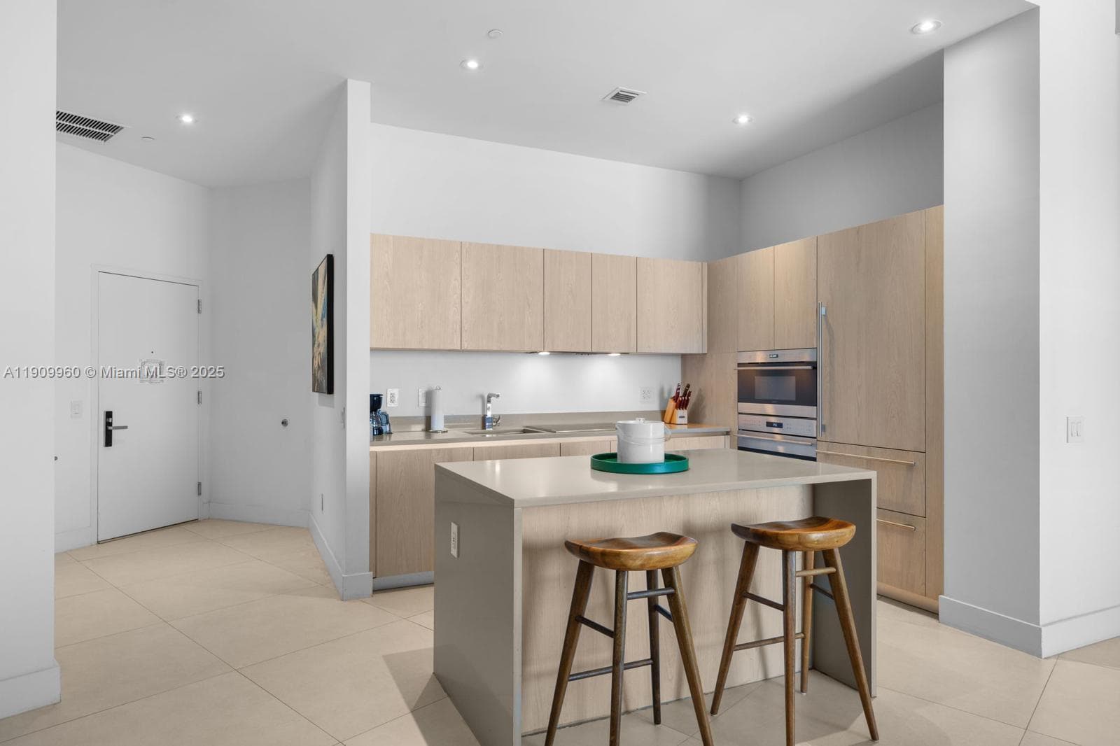 4111 Ocean Dr 4