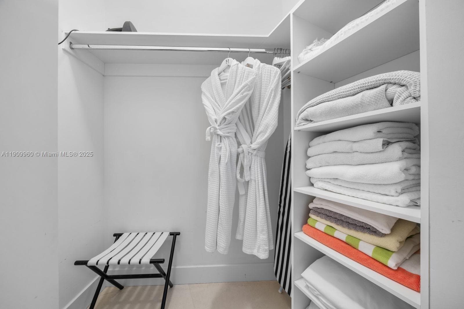4111 Ocean Dr 502 photo 8