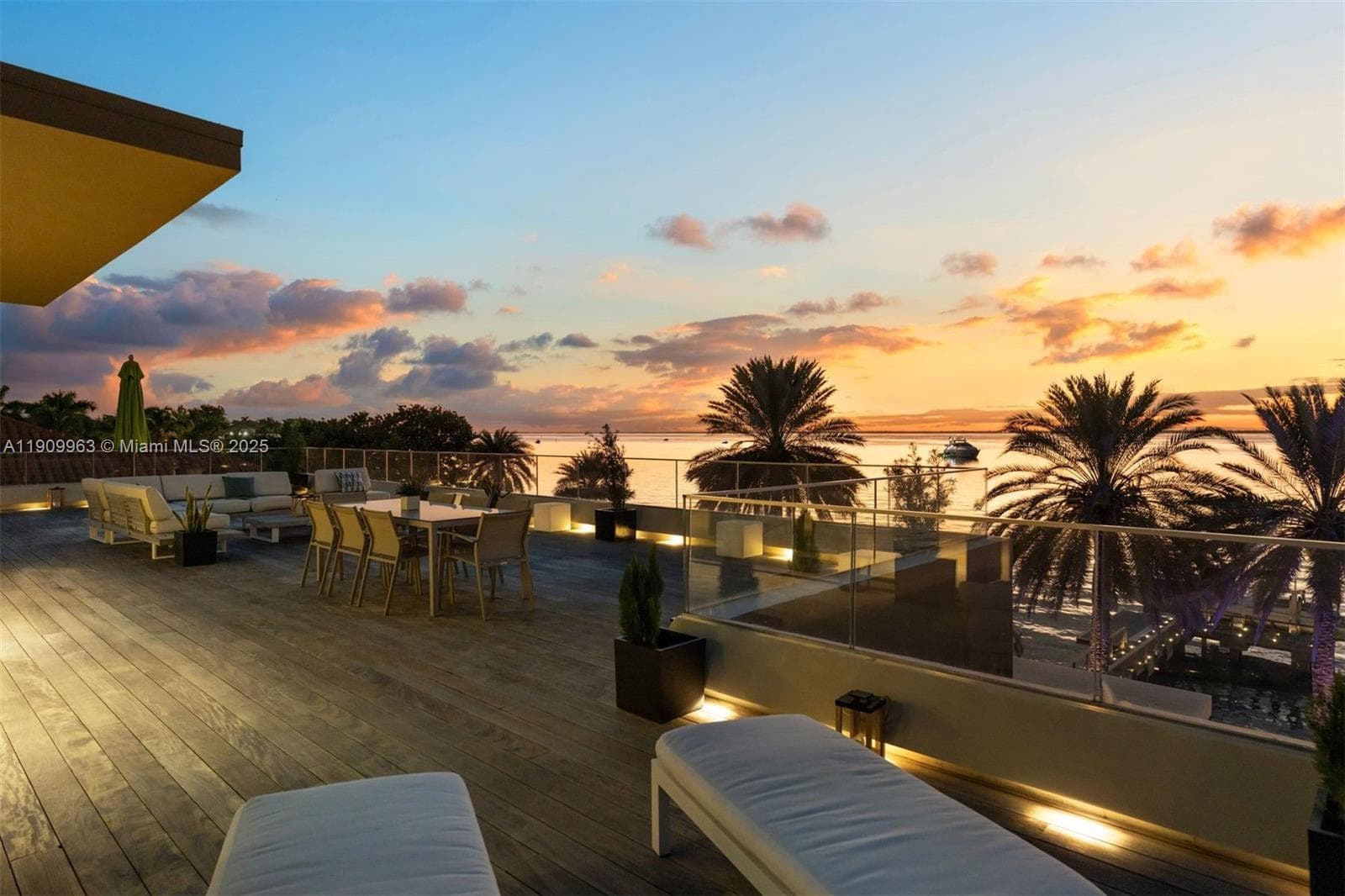 360 Harbor Dr photo 23