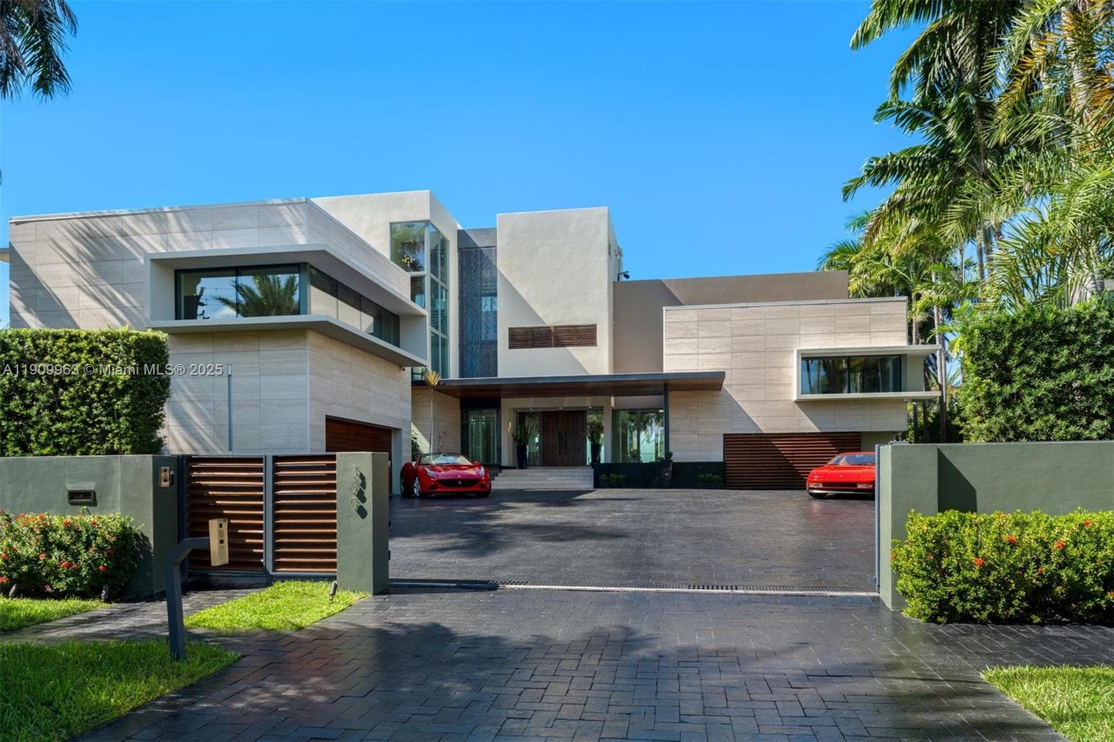360 Harbor Dr photo 4
