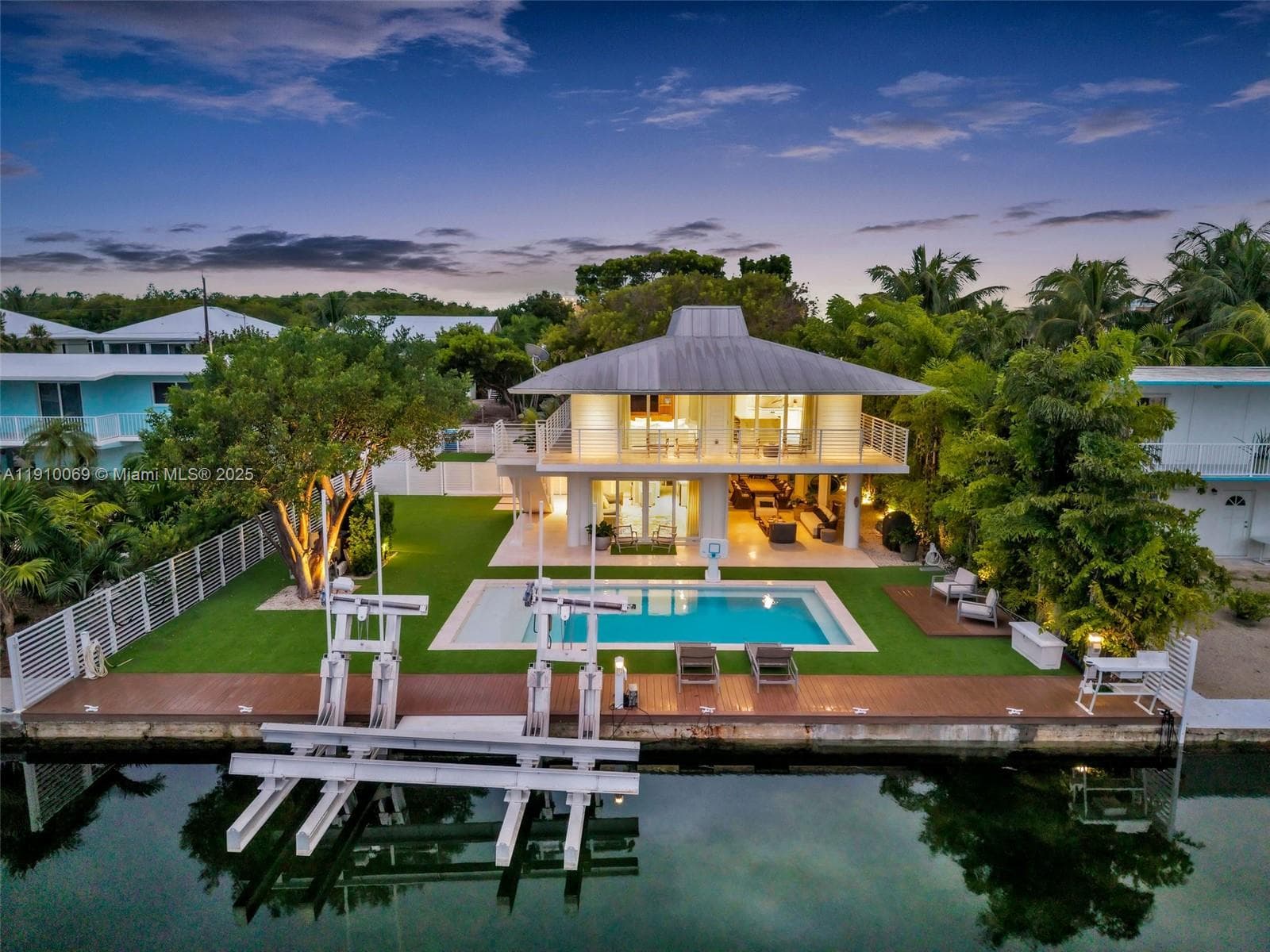 165 Ocean Dr 2