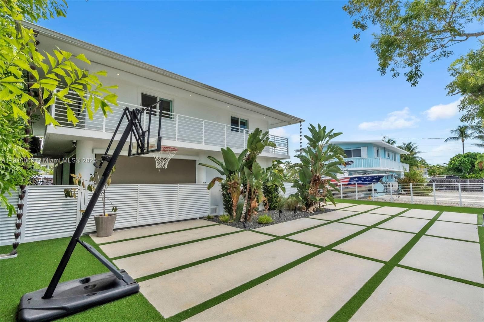 165 Ocean Dr 5