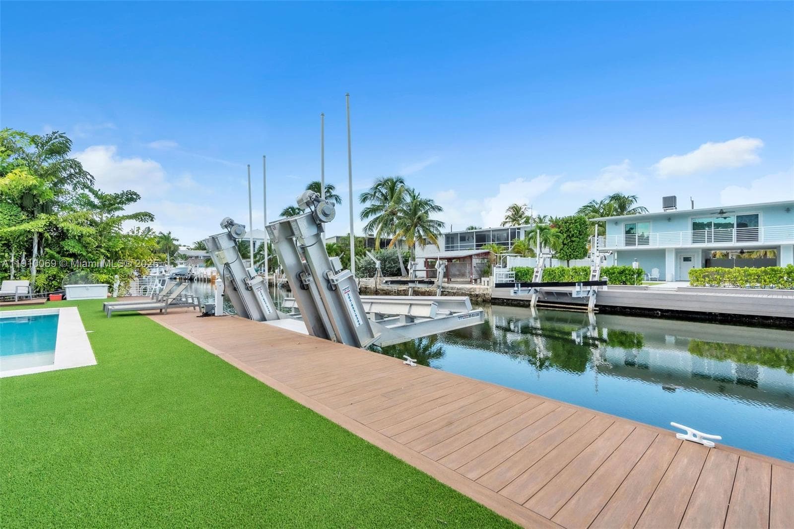 165 Ocean Dr photo 15