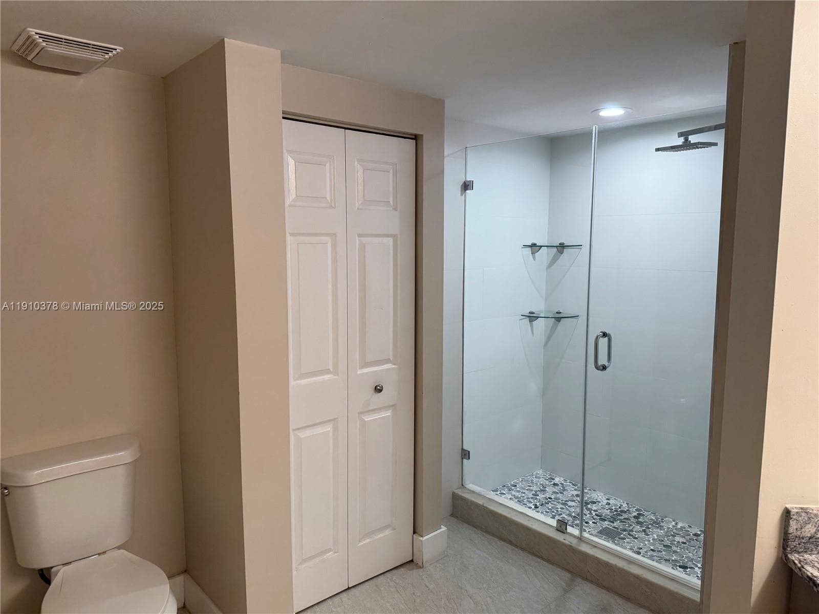 17150 N Bay Rd 2102 photo 13