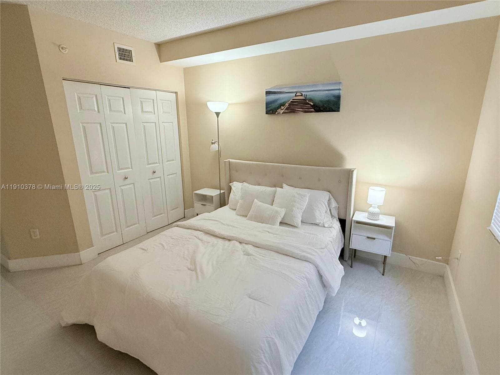 17150 N Bay Rd 2102 photo 10