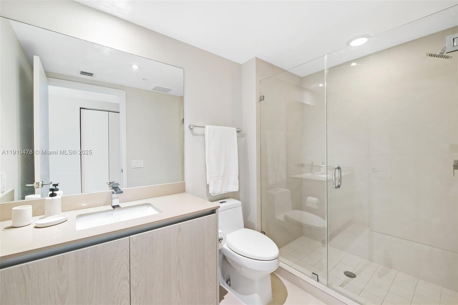 4111 S Ocean Dr 3001 photo 12