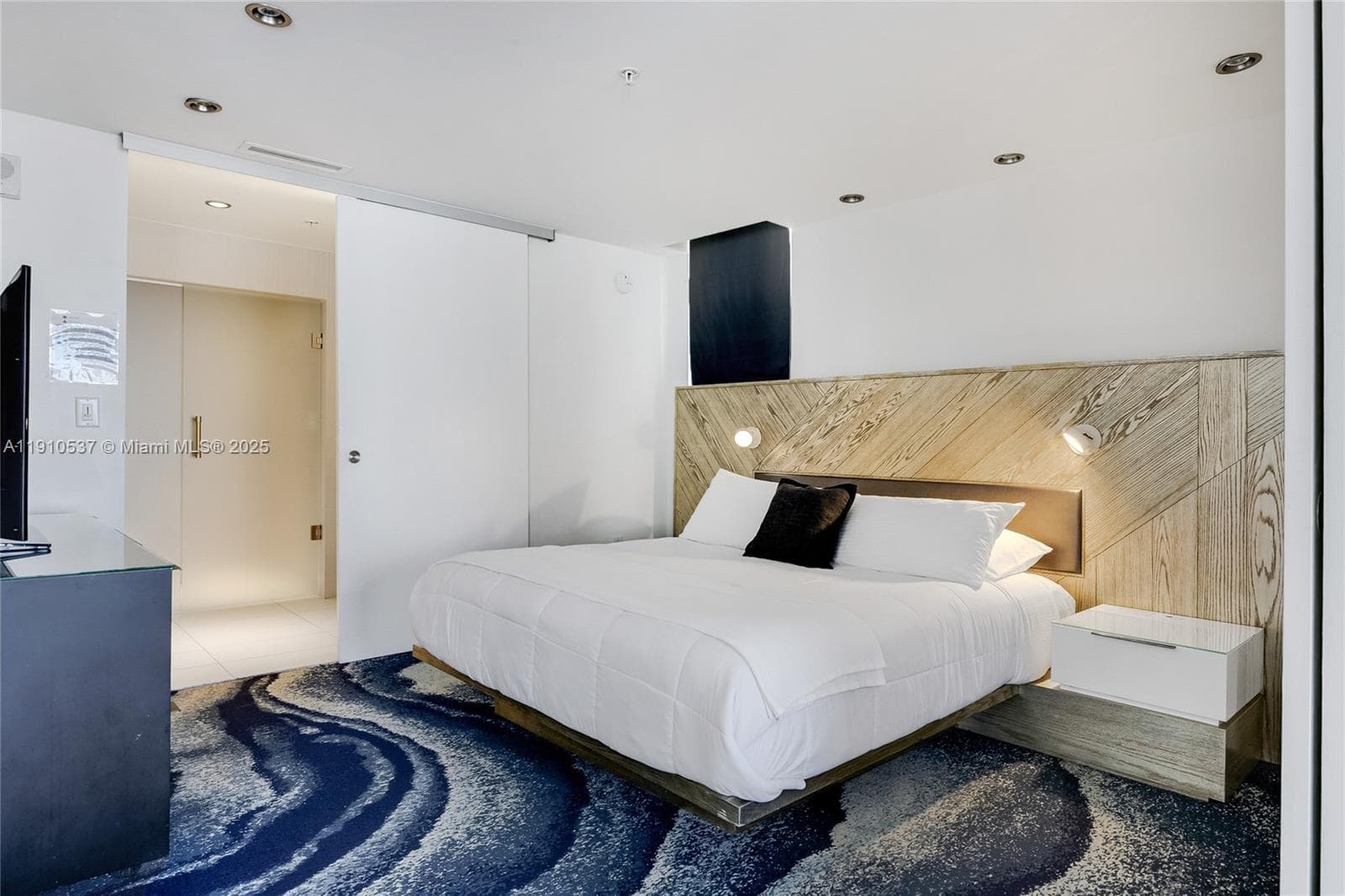 3101 Bayshore Dr 1802 photo 18