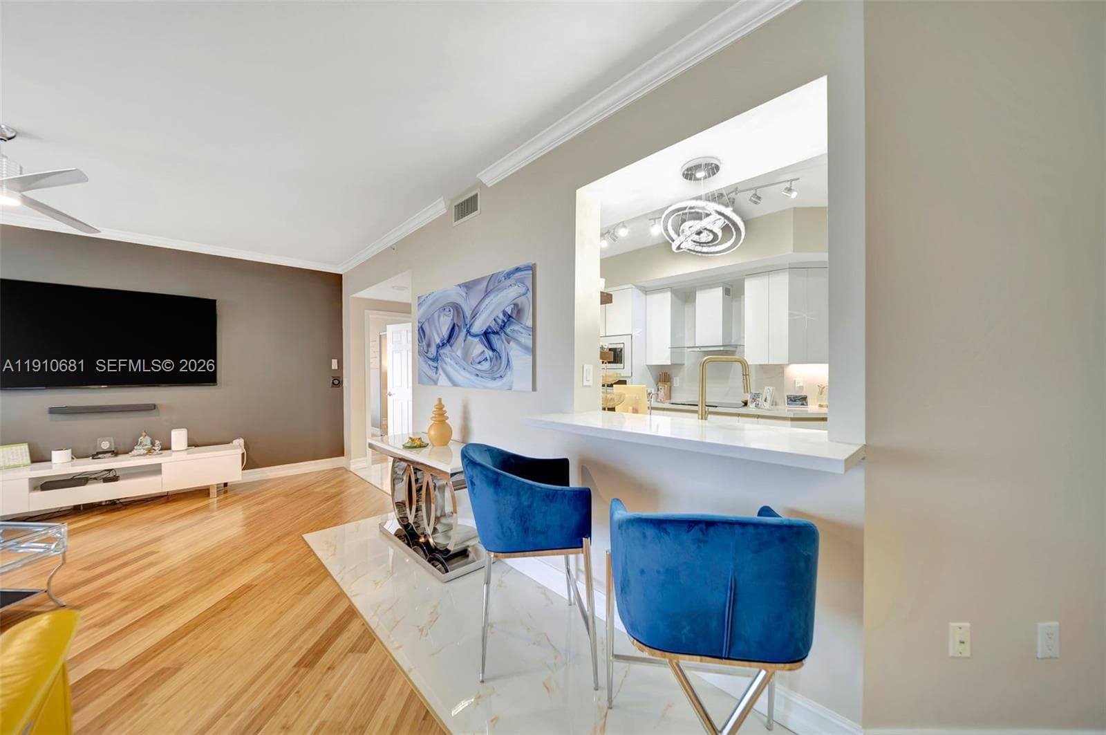 6051 Ocean Dr 4