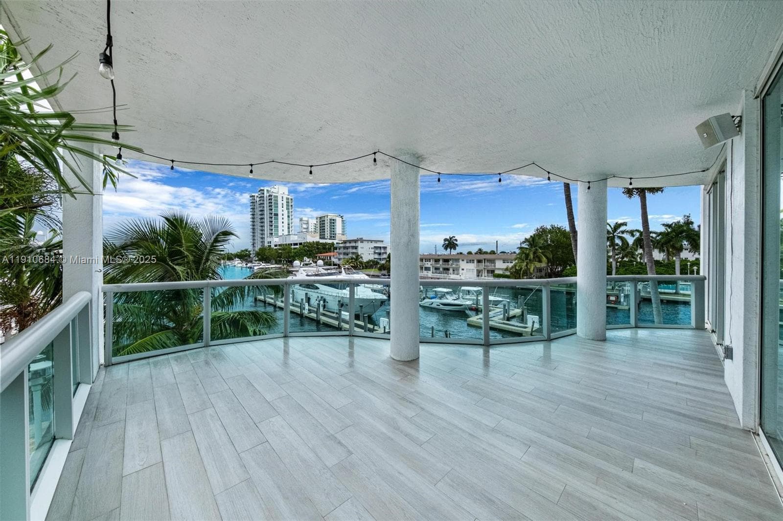 7918 Harbour Island Dr 207 photo 2