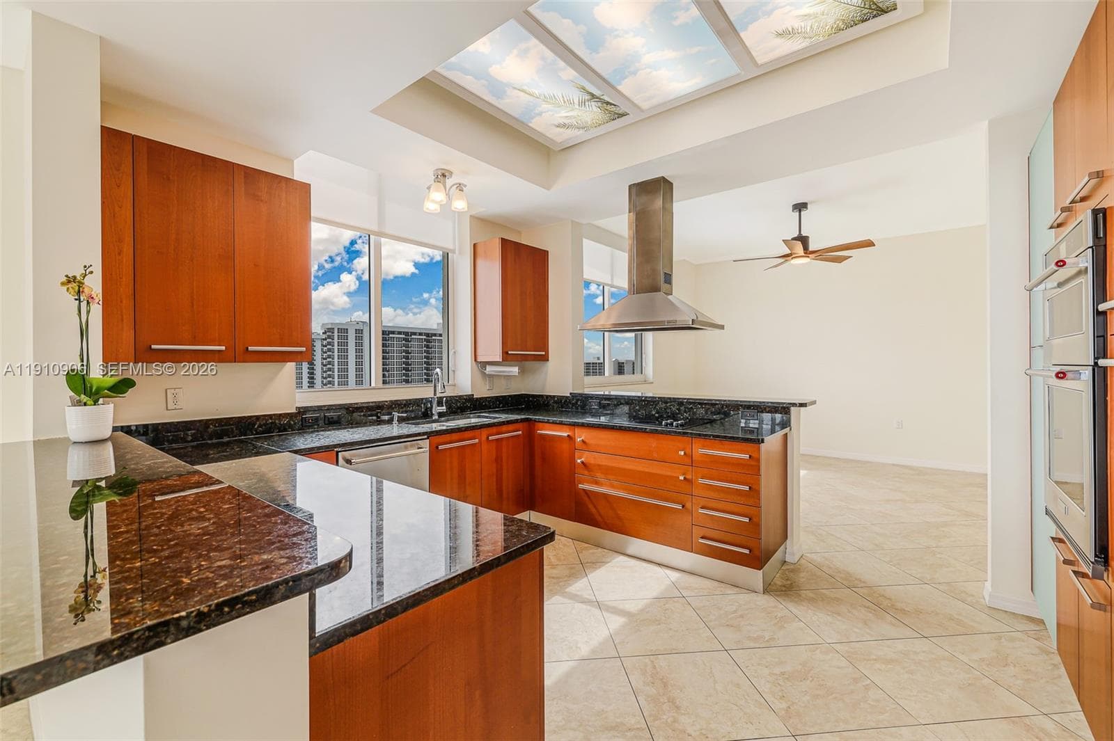 704 Ocean Blvd 1001 photo 14